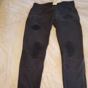 Distressed leggings